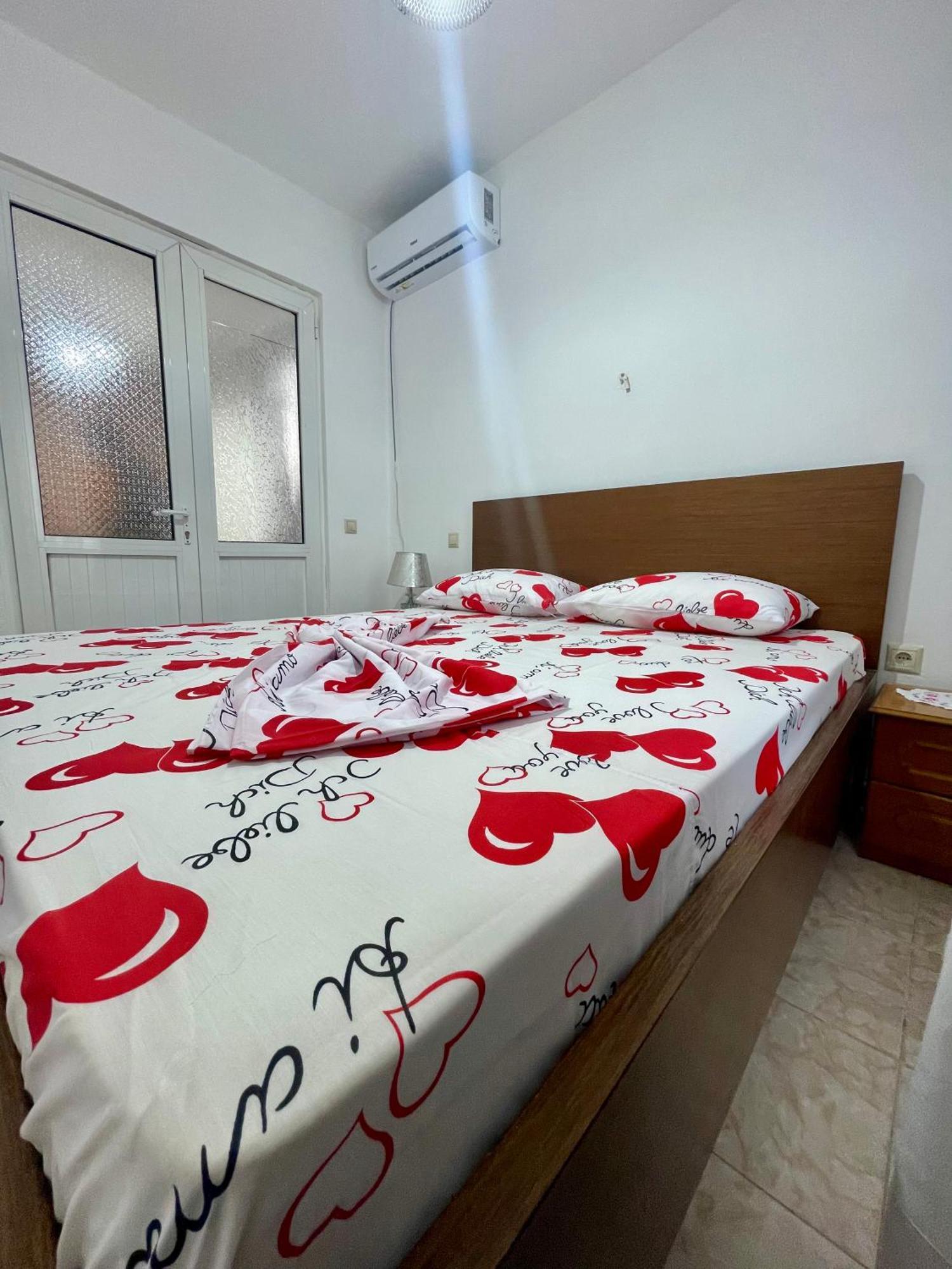 Guest House Luli Sarandë 外观 照片
